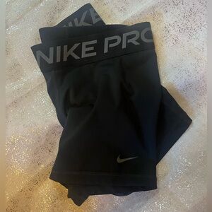 3” Black Nike pro’s